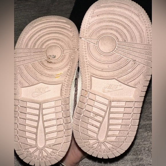 Air Jordan RETRO 1 MID SE CRAFT 'TAUPE HAZE' (GS) Toddler Size 6 - Picture 6 of 7